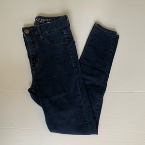 Dark wash American Eagle Sky High Jegging S.4